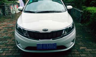 东风悦达起亚k2白色